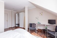 Salí Homes | Hotel zum Dorfbrunnen - Bornheim Bild 8