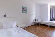 Salí Homes | Hotel zum Dorfbrunnen - Bornheim Bild 6