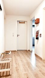 Monteurwohnung mit Balkon und Wohnzimmer Bild 6