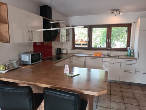 Eigener Parkplatz (Transporter) - Monteurwohnung Renningen