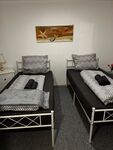 Cozy Apartment Hideaway -5 min zur Autobahn Bild 3