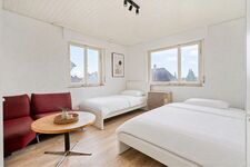 3-Schlafzimmer-Wohnung mit Balkon, Garten & Parkplätze Bild 9