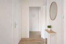 3-Schlafzimmer-Wohnung mit Balkon, Garten & Parkplätze Bild 4
