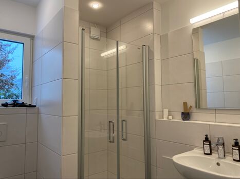 moderne möblierte Apartments in ruhiger Lage mit guter Erreichbarkeit Bild 2