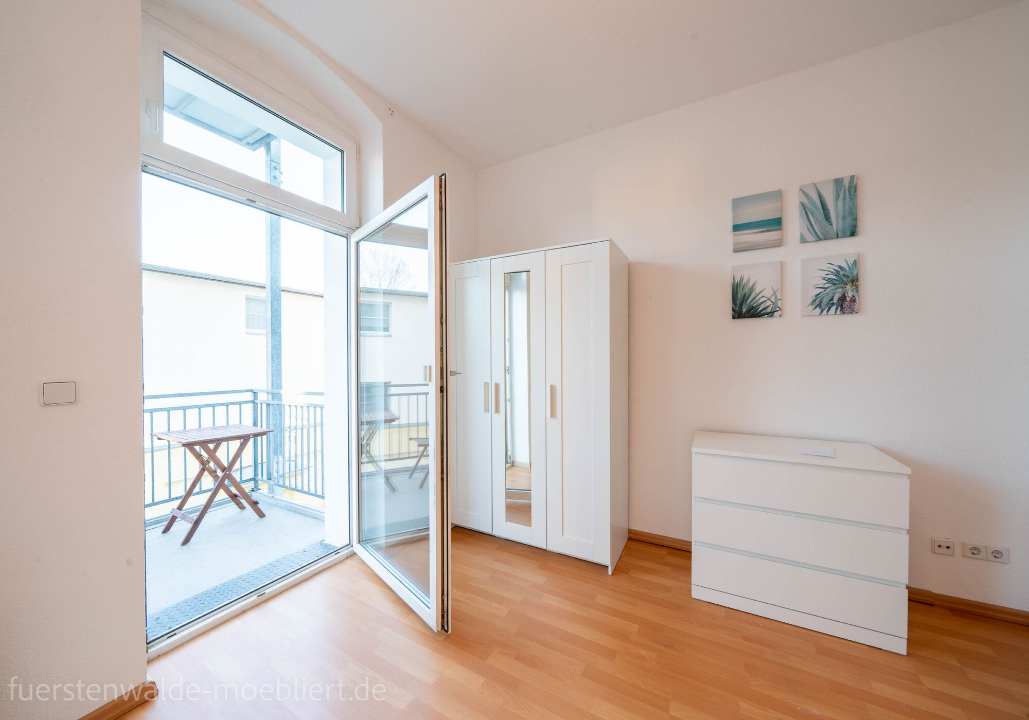 3 Zimmer 5 Betten Balkon Waschtrockner