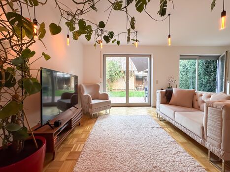 Großes 4SZ Haus mit Terrasse, Grill & Garten | Nähe München
