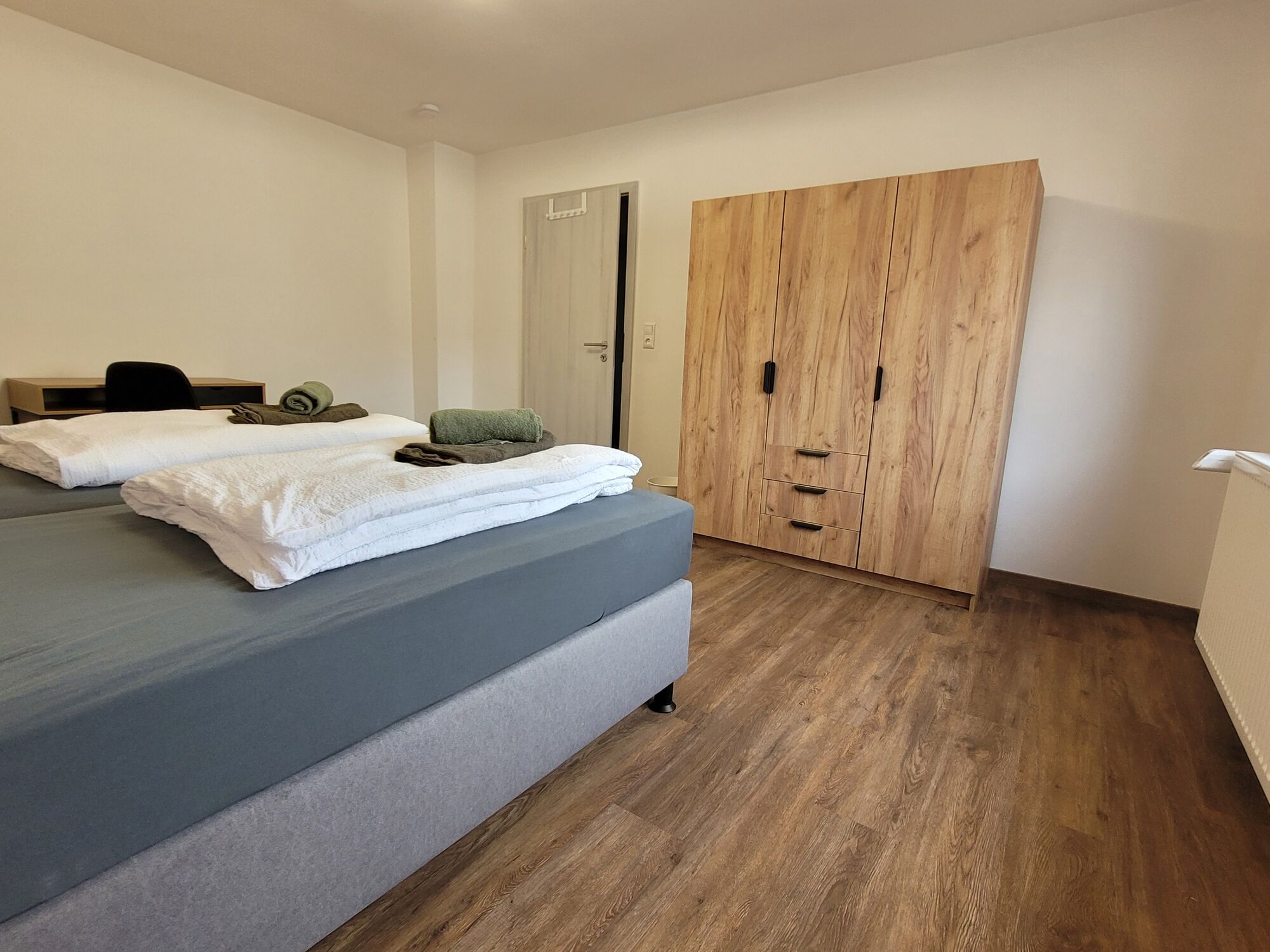 Schlafzimmer 1