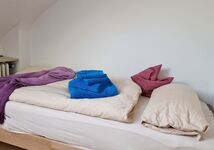 Kleines Bett im Schlafzimmer (80cn x 200m)