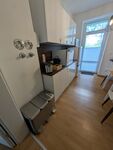 Helles Studio mit Arbeitsplatz und Balkon Bild 4