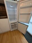 Helles Studio mit Arbeitsplatz und Balkon Bild 8