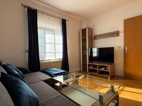 Sonnige 60 m² Wohnung mit 2 Schlafzimmern Bild 1