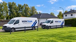 Großer Parkplatz für Transporter & Lkw