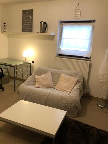 Gemütliches Möbliertes Zimmer Bild 4