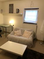 Gemütliches Möbliertes Zimmer Bild 4