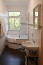 5 BR I 13 PAX I voll ausgestattet I WIFI I free Parking Bild 18