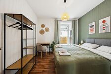 5 BR I 13 PAX I voll ausgestattet I WIFI I free Parking Bild 27