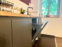 5 BR I 13 PAX I voll ausgestattet I WIFI I free Parking Bild 25