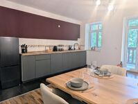 5 BR I 13 PAX I voll ausgestattet I WIFI I free Parking Bild 26