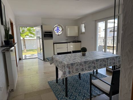 Haus Wohnung Möbiliert 25 Person Küche Bad Balkon Parkplatz Bild 3