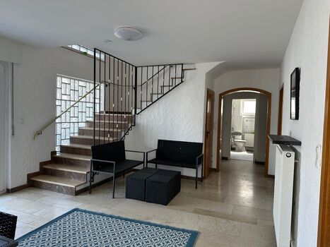 Apartments Möbiliert 25 Person Küche Bad Balkon Parkplatz Picture 2