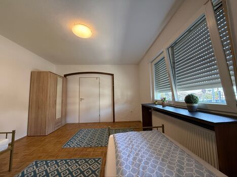 Haus Wohnung Möbiliert 25 Person Küche Bad Balkon Parkplatz Bild 2