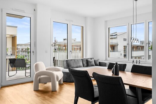 EXQUIS Iconic 3-Zimmer Apartment ALESSI I Balkon I Netflix Bild 5