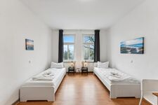 Monteur Wohnungen in Halle, WiFi, Smart TV, Parkplatz Bild 1