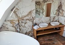 Traumhafte 4-Zimmer Wohnung mit Air Condition NEU Bild 10