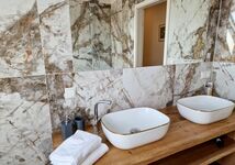 Traumhafte 4-Zimmer Wohnung mit Air Condition NEU Bild 11