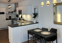 Moderne Wohnung mit guter Anbindung, Lage und Stellplätzen Bild 2