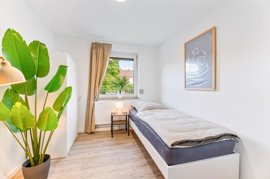 Premium-Monteurwohnung an der B14: Platz und Luxus vereint! Bild 2