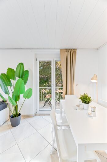 Premium-Monteurwohnung an der B14: Platz und Luxus vereint! Bild 3