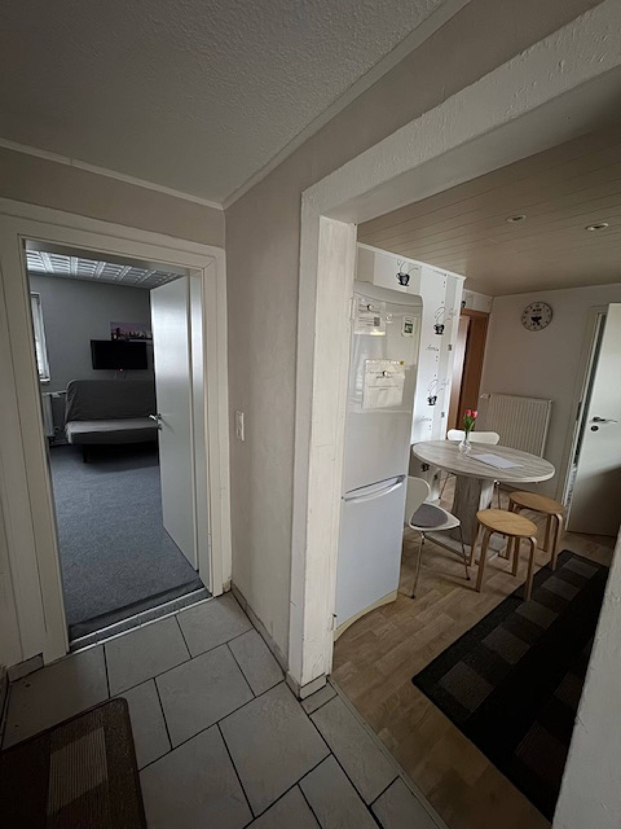 Flur zur Küche und SZ1