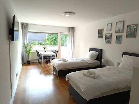 3 Zimmer Wohnung mit eigenem Eingang und Stellplatz