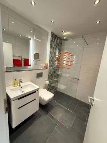 Seenahe und gemütliche 2 Zimmer-Wohnung Bild 5