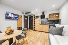 Apartmenthaus Forstinning inkl. Küche, Bad // Creativ Wohnen Bild 1
