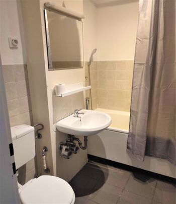 **** Hometime24 - Frisch renovierte Wohnung in Solingen Bild 4