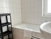 Helle Wohnung mit Blick ins Grüne Bild 6