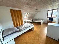 Große Monteur Wohnung 4 Zimmer für 7 Personen in Weinsberg Bild 1