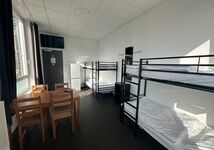 4-Bett-Zimmer mit Gemeinschaftsbad