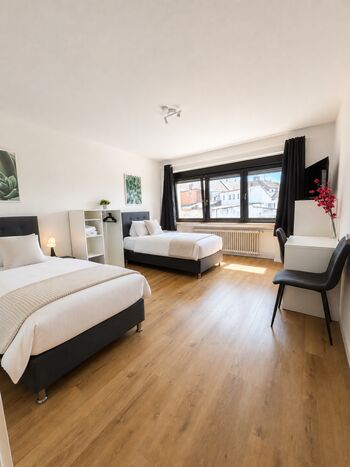 Workerslodge Krefeld für 2-30 Gäste mit Stellplatz & Balkon