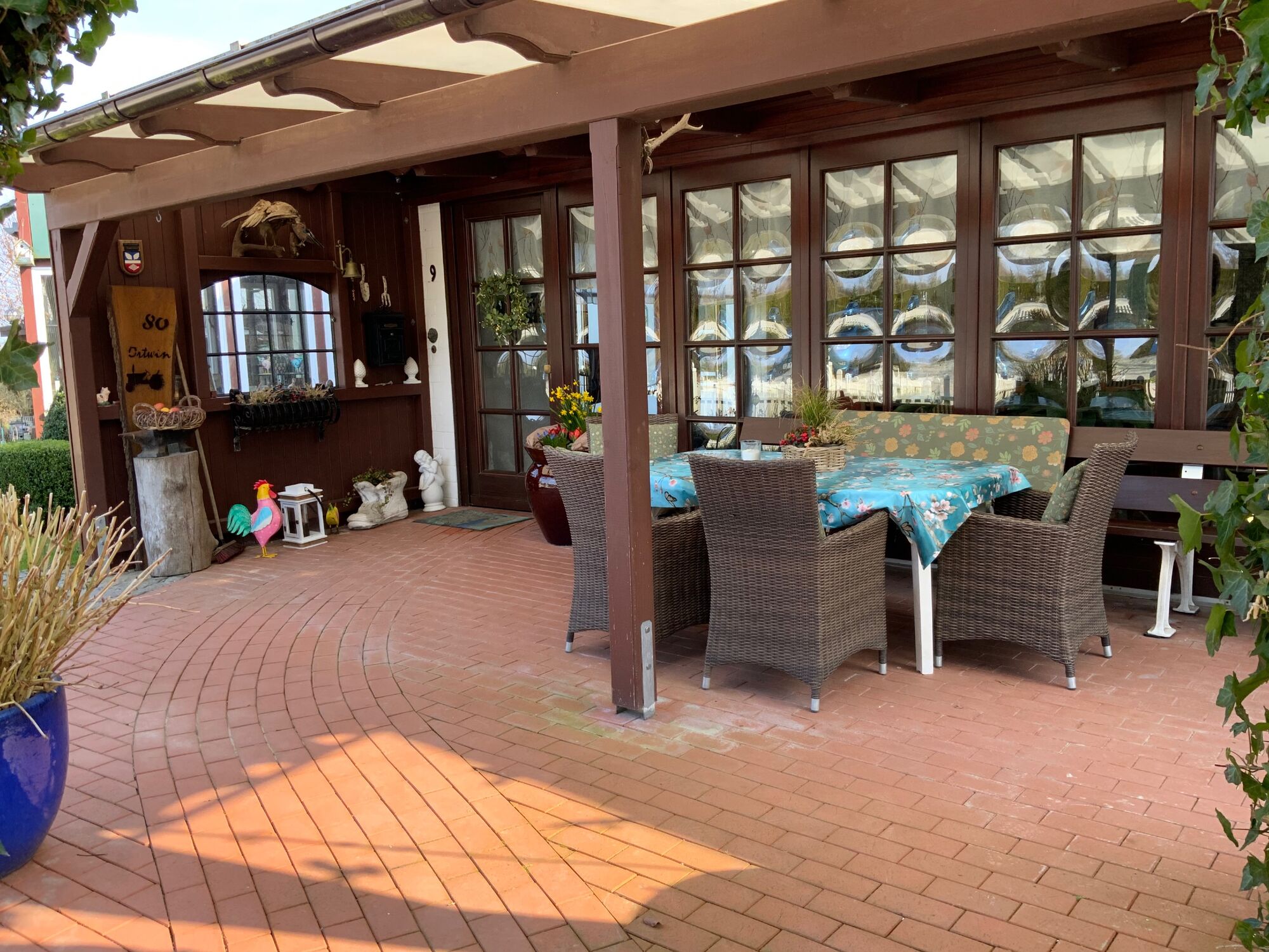 Terrasse vor der Tür / Rauchermöglichkeit