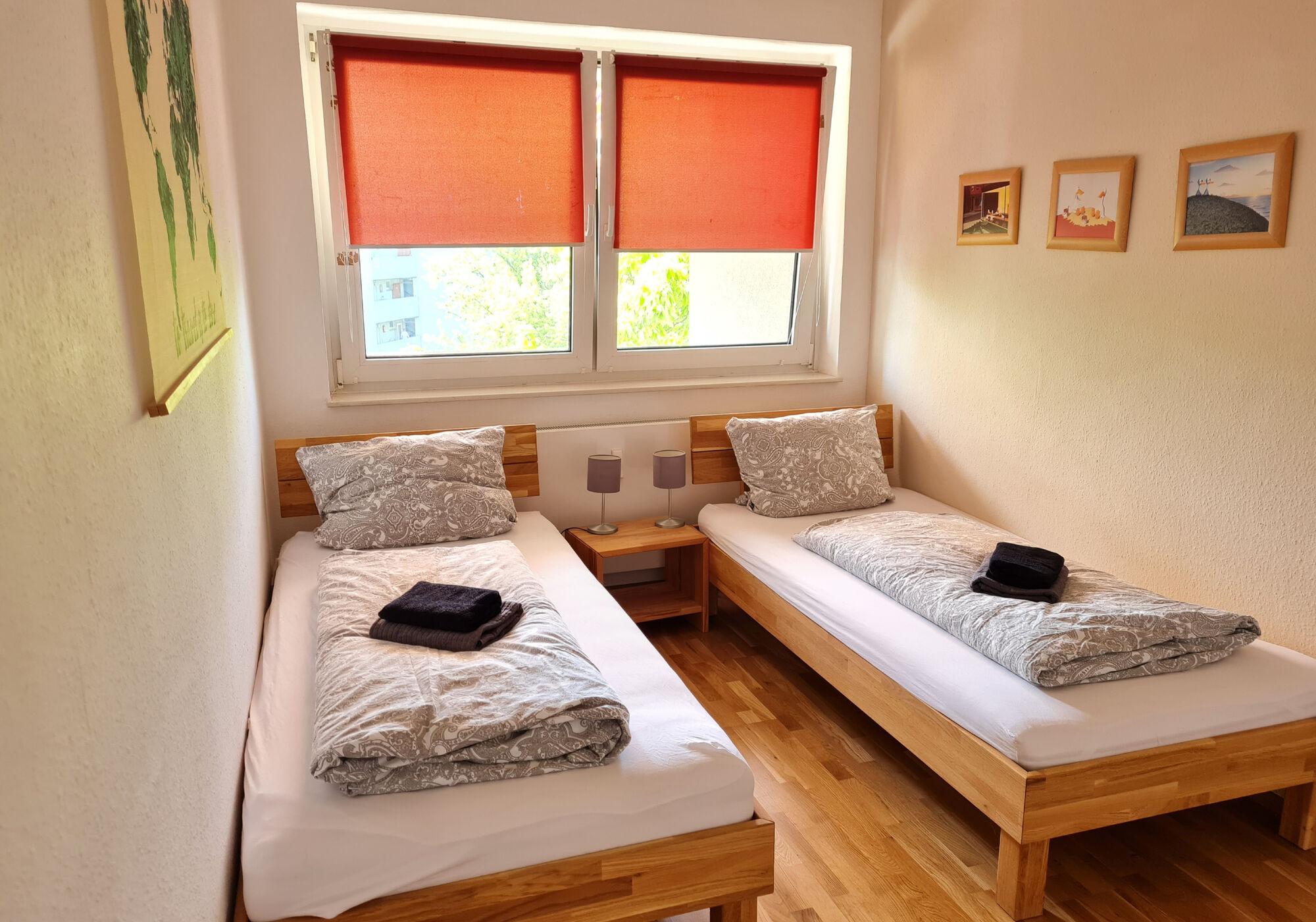 Schlafzimmer 1