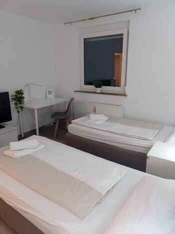 NEU Worker Suites / Parkplatz / große Gruppen Picture 2