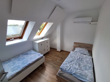 NEU! Frisch renovierte Stadtwohnung mit Klimaanlage! Picture 2