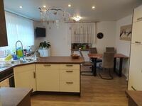 Ess- Küche hochwertig ausgestattet