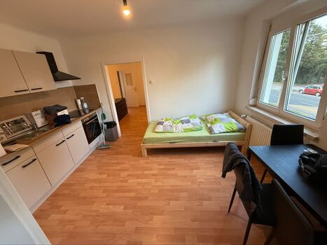 Monteur-Arbeiter Wohnung in Gewerbe-und Industriegebiet Nähe