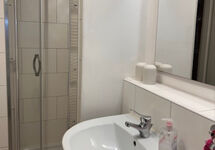 Wohnung 2 Personen (Tageslichtbad mit Dusche / WC)