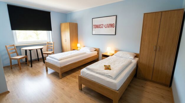 MH19 / TOMASZ-LIVING in OBERHAUSEN - Flexible Anreise + TV Bild 2