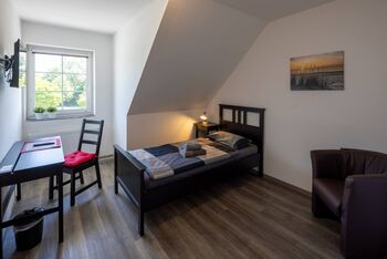 Single room with private bathroom